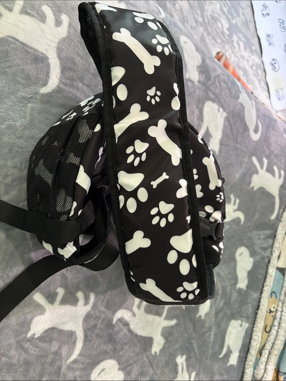 Small dog chest bag. Fit for small chihuahua or Yorkie.